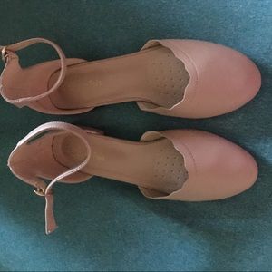 Nude Women’s dream pair shoes size 7